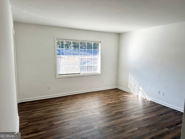 Photo - 111 W Burke St Unit B-4