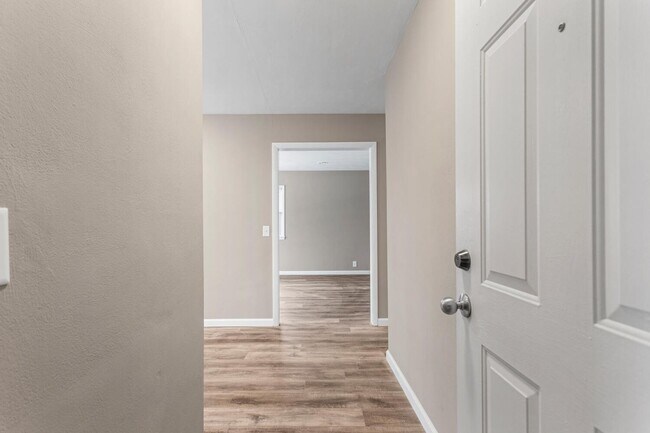 Photo - 305 N Elizabeth St Unit 3
