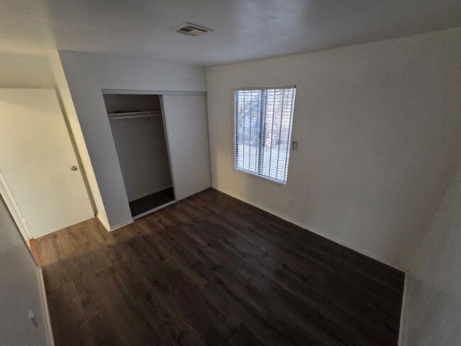 Photo - Spacious 2-Bedroom Apartment Near Downtown...