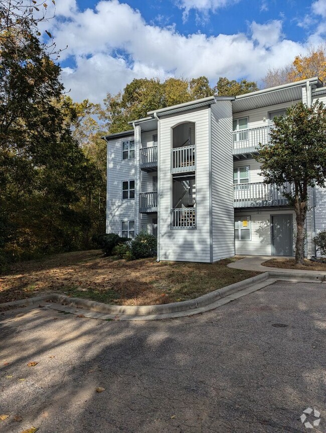 Building Photo - Creekside Apartments