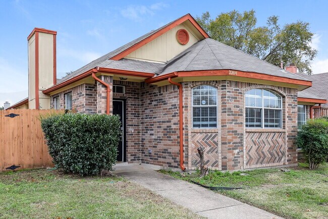 Photo - 2208 Browning Dr