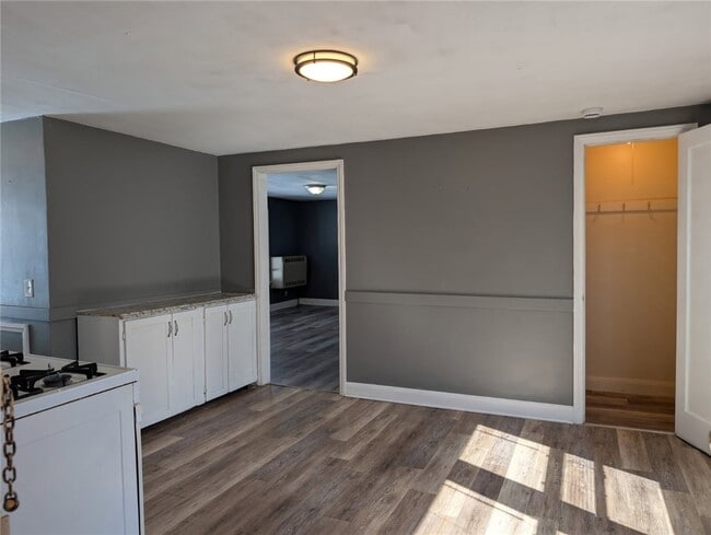 Photo - 105 Ontario St