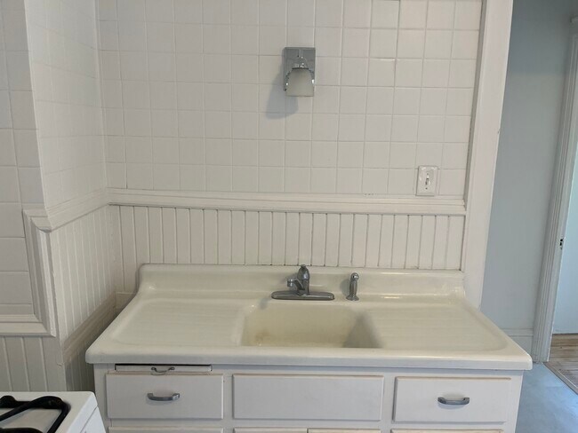 Photo - 3040 N Fratney St