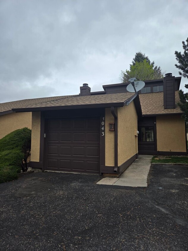 $1600/Month 1 Bed/ 1 Bath Townhome in Vill... - $1600/Month 1 Bed/ 1 Bath Townhome in Vill...