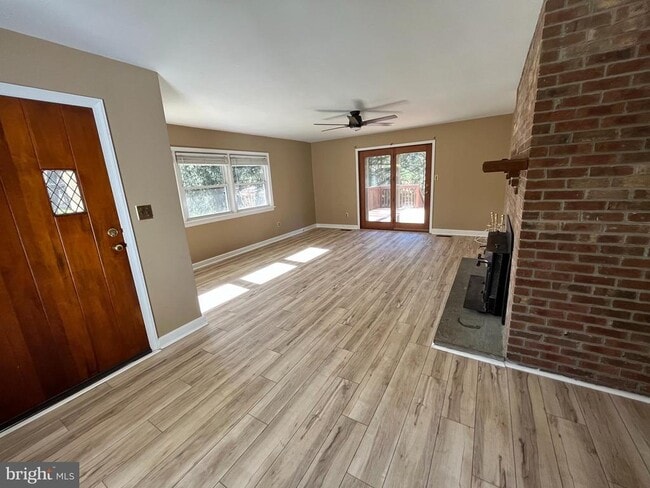 Photo - 1407 Spackmans Ln