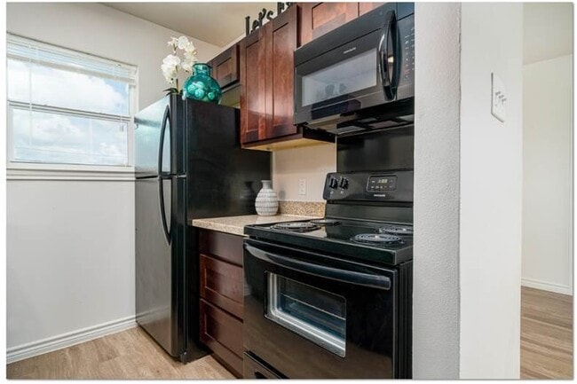 Building Photo - 200 S Ave A Unit 50 Rental
