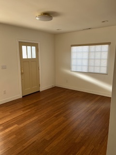 Livingroom/Front Door - 2122 Arlington Ave Apartments Unit 2122 Arlington Ave