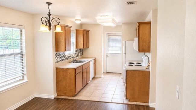 Photo - 114 Sendero Dr