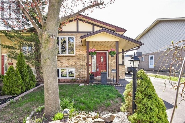 Photo - 213 Scott Rd