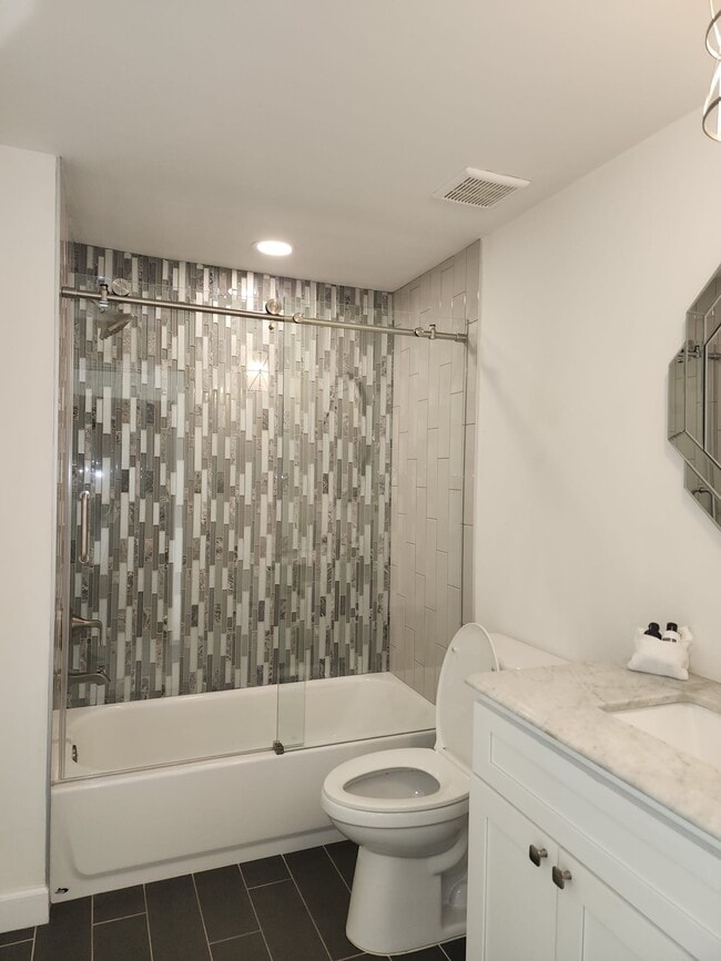 Photo - 4265 Parnell Rd Unit Bedroom