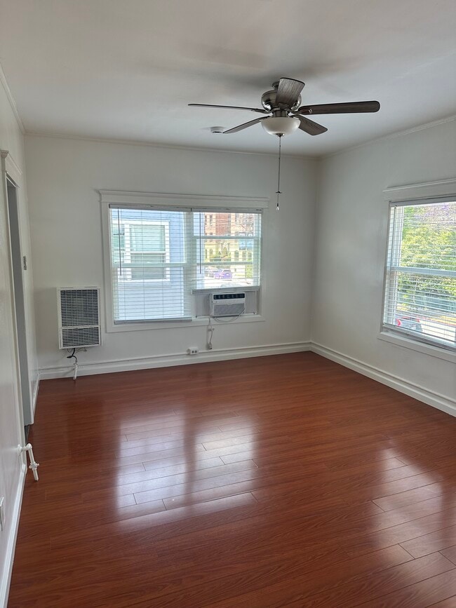 Photo - 5740 Franklin Ave Unidad 203