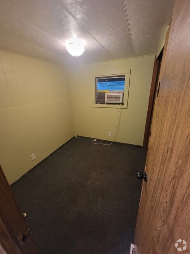 Building Photo - One bedroom One bath - South Lakeland Rental