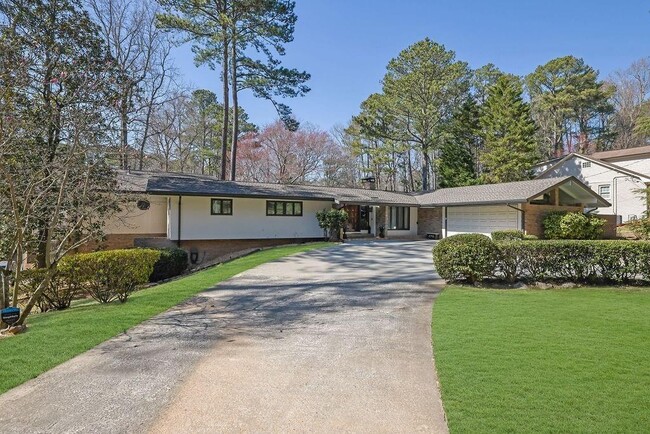 Photo - 505 River Valley Rd NW