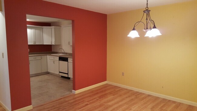 Photo - 6 Autumn Leaf Dr Unit 4