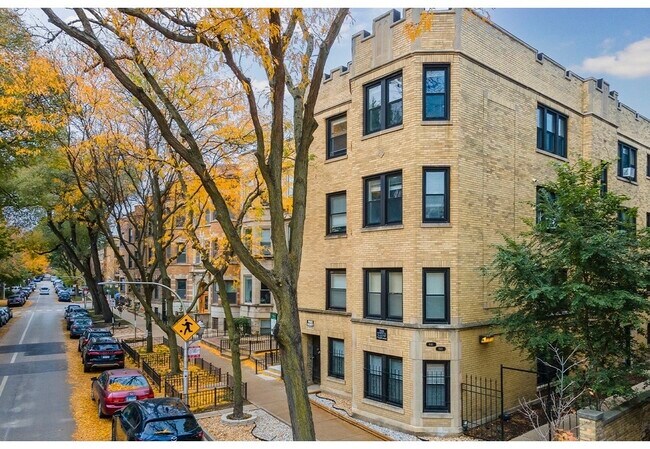 Photo - 646.5 W Roscoe St Unit 2S