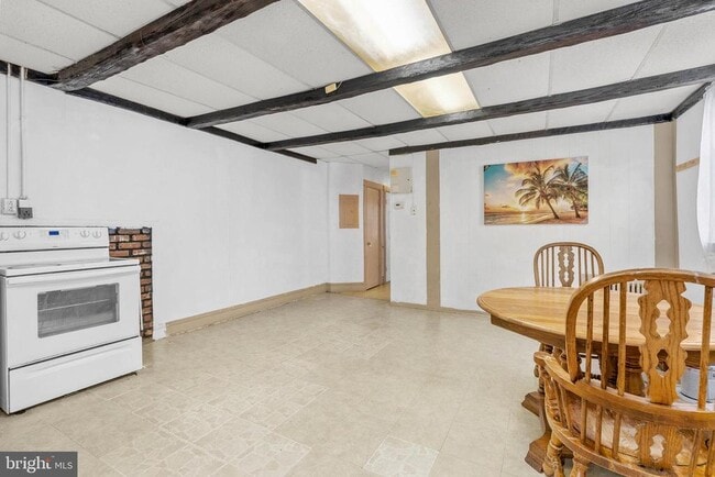 Photo - 522 Monmouth St Unidad 2