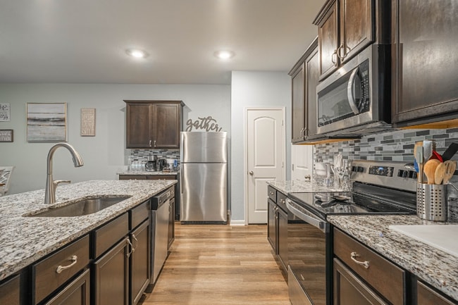 Photo - 7216 Jebson Pass