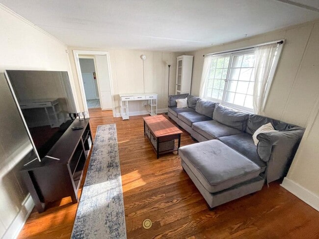 Photo - 705 E Seneca St