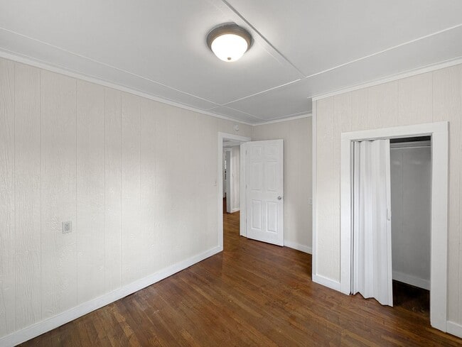 Photo - 208 E Graham St