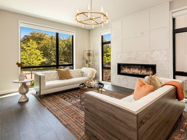 Building Photo - 5589 N Danbury Rd