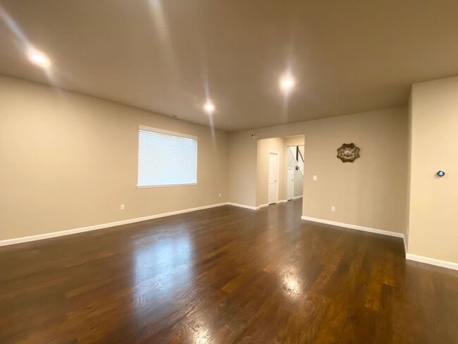 Photo - 3 bedroom, 2568 Sqft. home In Federal Way