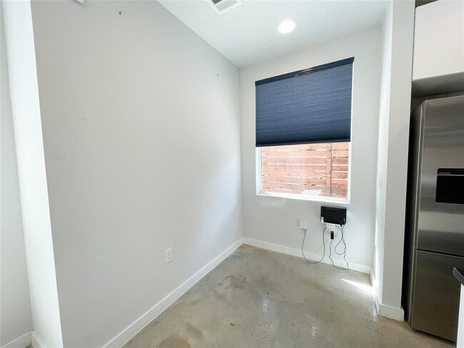 Photo - 2105 Haskell St