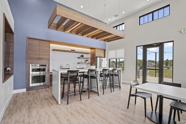 Photo - Tivoli Green Apartments & Townhomes