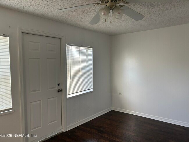 Photo - 3914 Rodby Dr