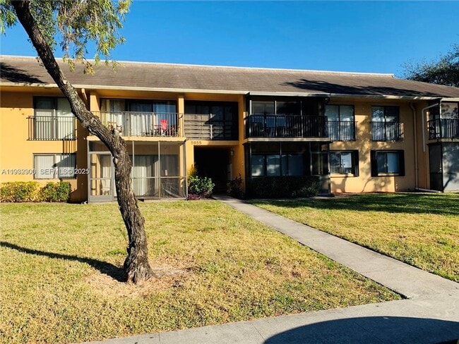 Building Photo - 5855 Washington St Unit 90