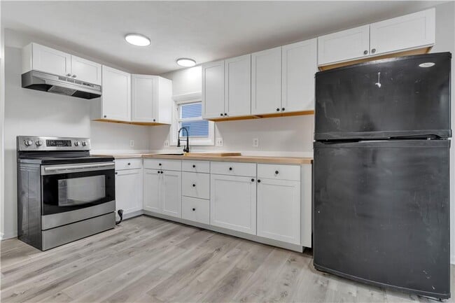 Building Photo - 107 Roosevelt St