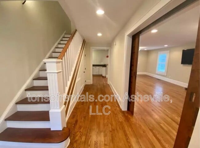 Photo - 240 S Beaumont St