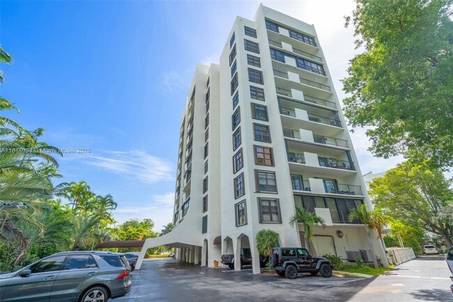 Building Photo - 77 Crandon Blvd Unit 3B Rental