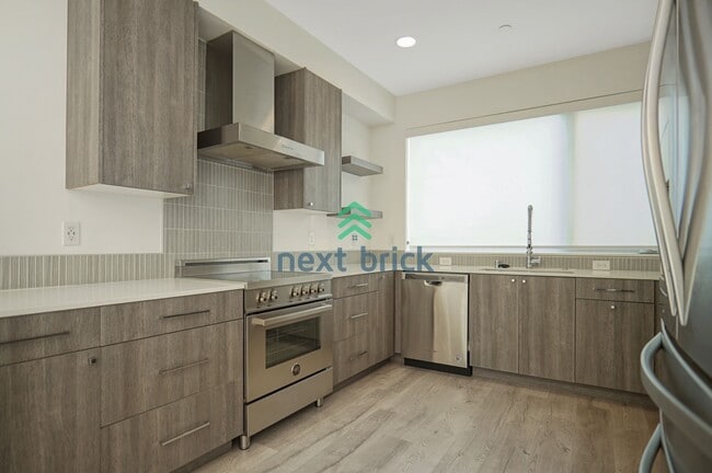 Photo - 3 BED & 3 BATH TOWNHOUSE FOR RENT