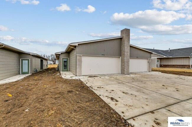 Building Photo - 9903 E Annabelle Cir Rental