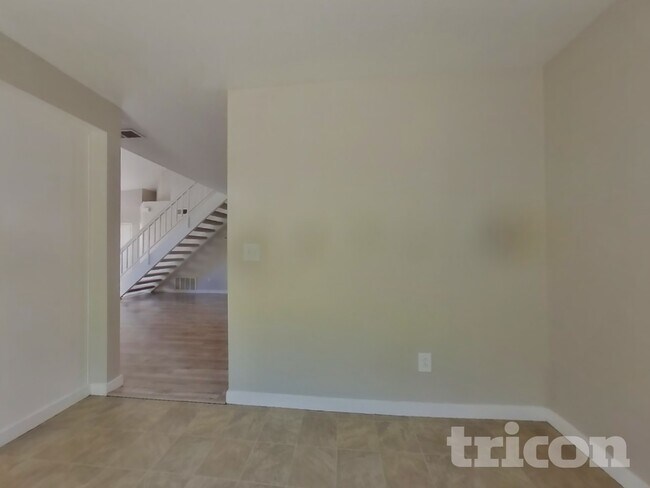 Photo - 254 Voyager Dr