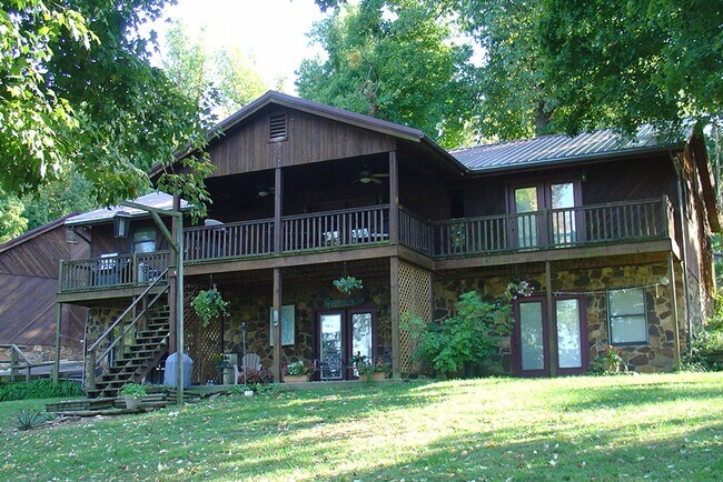 Building Photo - Monthly Waterfront Cabin with Slip Unit Lakeside Cabin