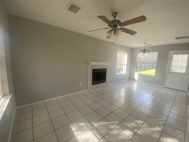 Photo - 14007 Oleoke Ln