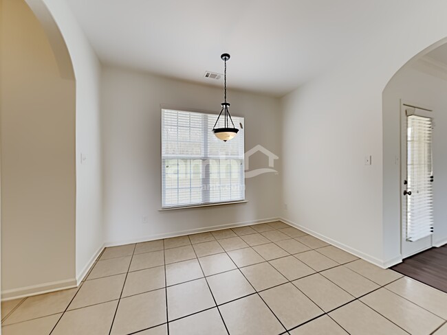 Photo - 1050 Kentshire Cv