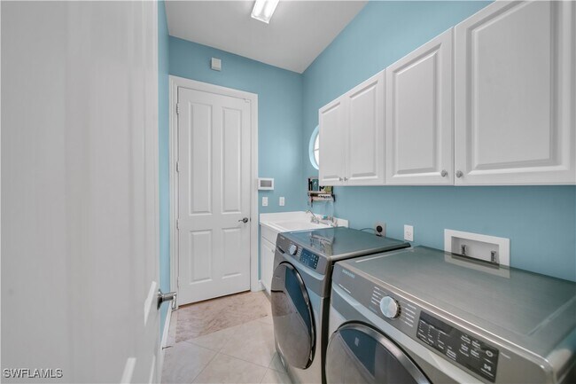 Photo - 7672 Sussex Ct