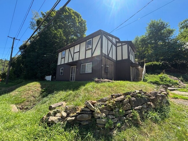 Building Photo - 3141 30th St Unit 479 Blockhouse Run Road, Apt B