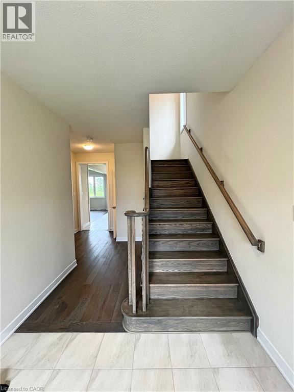 Photo - 66 Aviron Cres