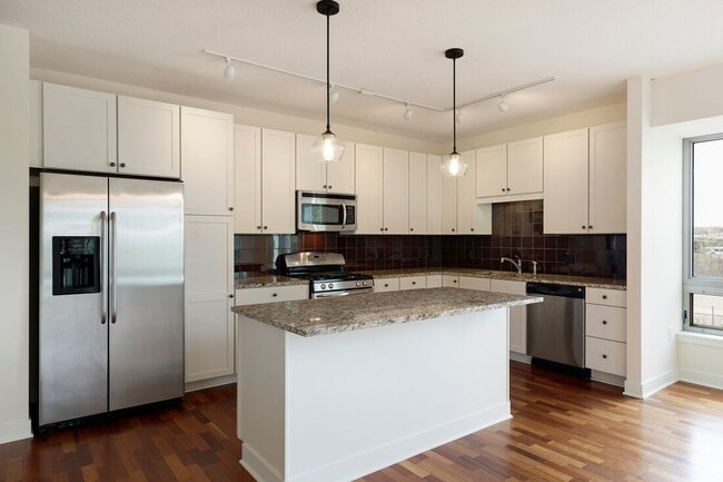 Photo - Edina Gateway Unidad 302