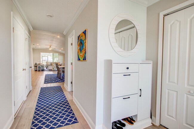 Photo - 130 Huesca Ct