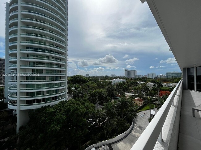 Photo - 1627 Brickell Ave Unit 1204