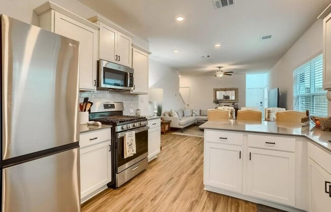 Photo - 198 George Neggan Ln