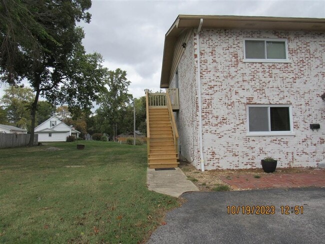 Photo - 113 E Apple St