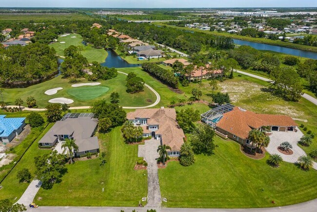 Photo - 872 SW Squire Johns Ln