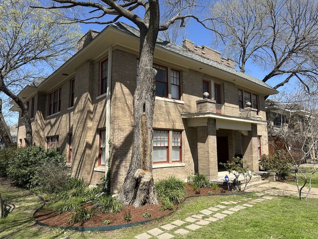 Building Photo - 4701 Gaston Ave Unit x Rental