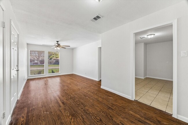 Photo - 1921 Lynnview Dr