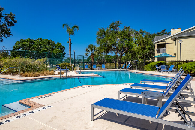 Sawgrass Cove Apartments - Bradenton, Fl 